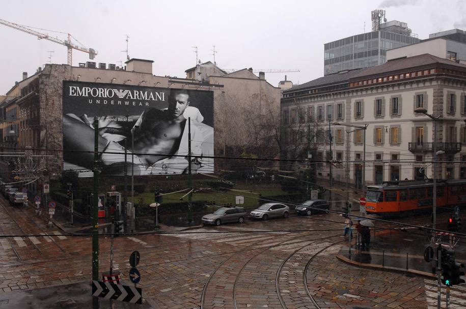 La campagna firmata da Armani a Milano.